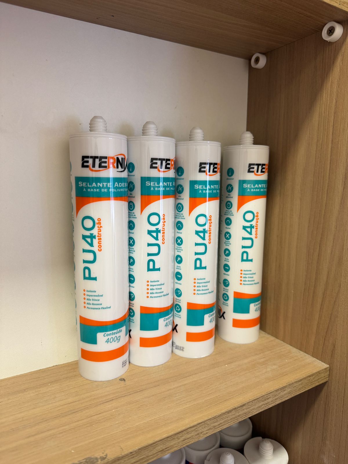 Boas práticas de armazenamento de colas e selantes para marmoraria